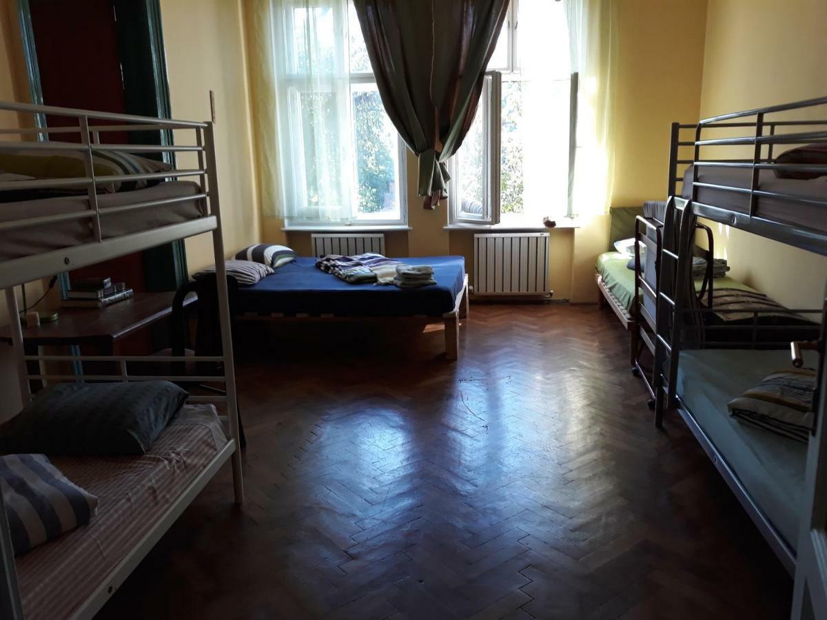 Mountain Tale Hostel Brasov Luaran gambar